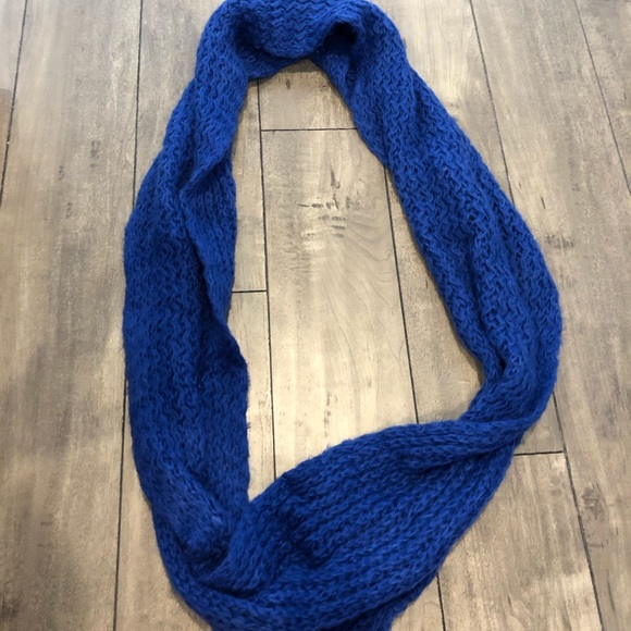 Blue infinity scarf - Picture 1 of 1